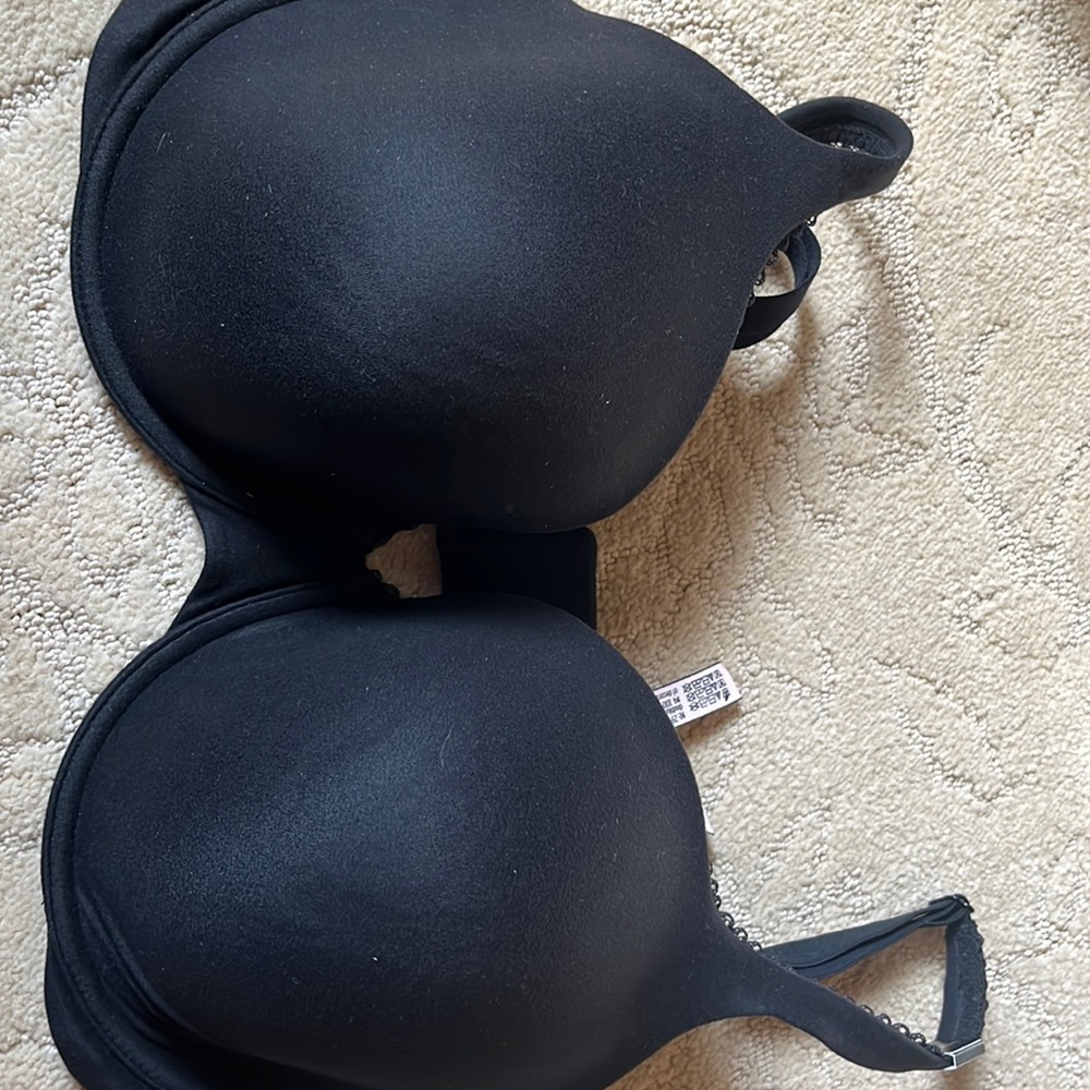 Victoria Secret Bra - 38DD NWT